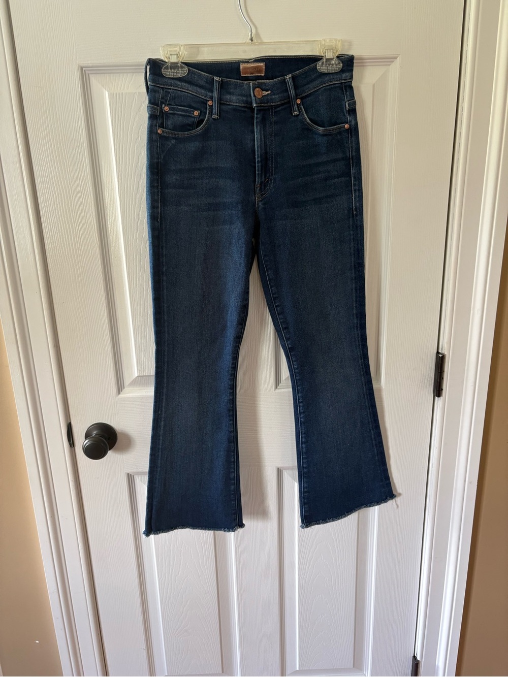 MOTHER The Weekender Fray Jeans 26 Home Movies Flare Raw Hem Cropped